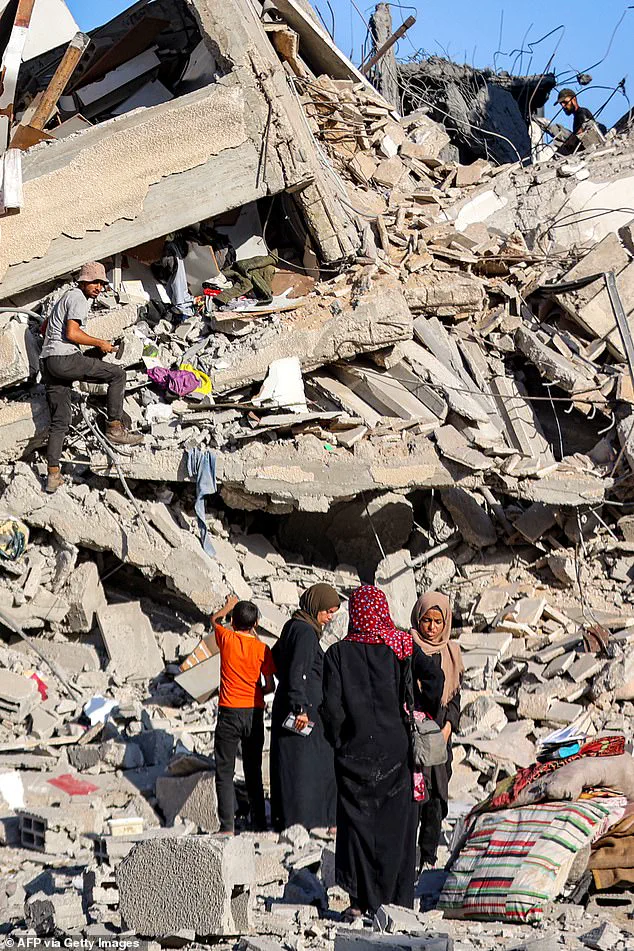Israeli Military Issues Urgent Evacuation Orders for Gaza City as Officials Warn of 'Razing' if Hostages Not Released, Residents in Crisis