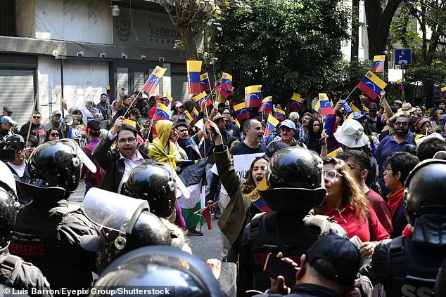 Venezuelan Military Warns US Over Alleged Abduction of Maduro, as Chaos Erupts in Venezuela