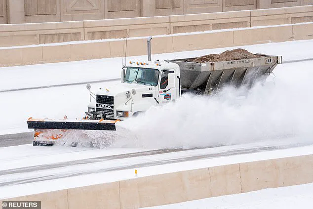 “This is the worst storm I’ve ever seen,” says meteorologist Dr. Emily Carter as record-breaking monster storm threatens 220 million Americans in historic winter crisis.