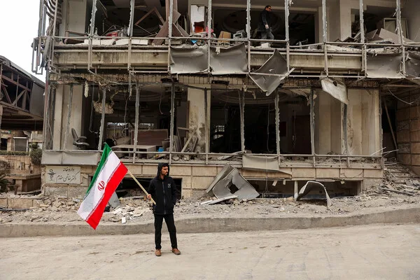 Iran's 72-Hour Internet Shutdown Amid U.S.-Israel Strikes and Nuclear Tensions