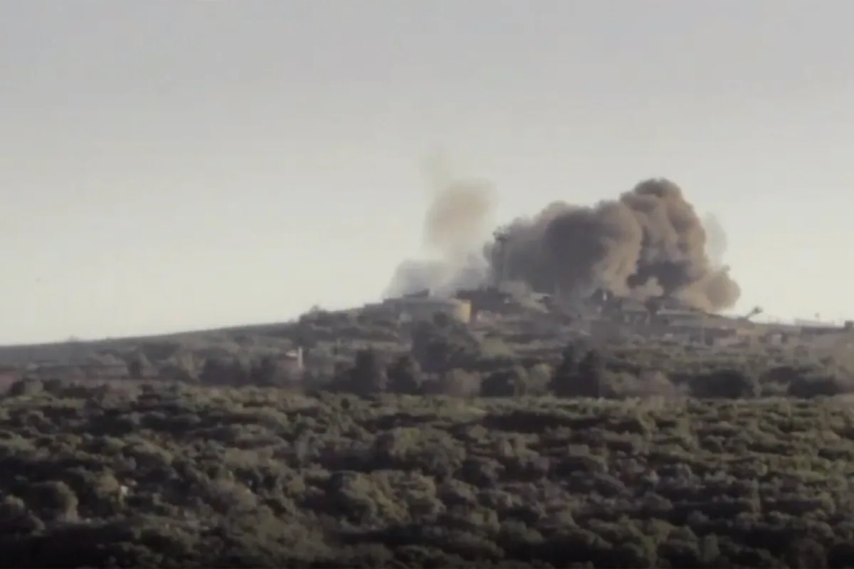 Israeli Forces Launch Coordinated Strikes Targeting Over 160 Hezbollah Installations in Southern Lebanon, Escalating Border Tensions