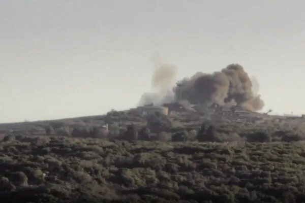 Israeli Forces Launch Coordinated Strikes Targeting Over 160 Hezbollah Installations in Southern Lebanon, Escalating Border Tensions