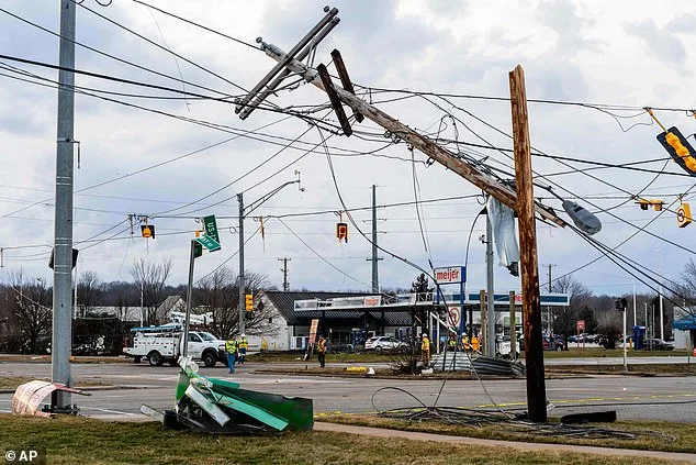 Monster Tornadoes Kill Eight in US Heartland as Storm System Intensifies, Threatening Millions