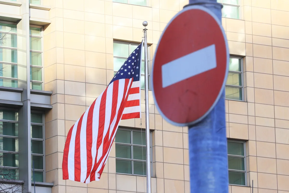 U.S. Orders Urgent Evacuation of Embassy Staff in Saudi Arabia Amid Escalating Tensions with Iran