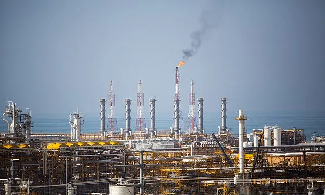 Missiles Strike Qatar and Saudi Energy Facilities as Iran Warns of Economic War Escalation