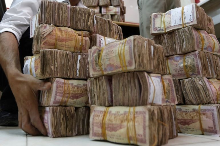 Yemen's currency stabilization efforts trigger severe cash shortage in Mukalla
